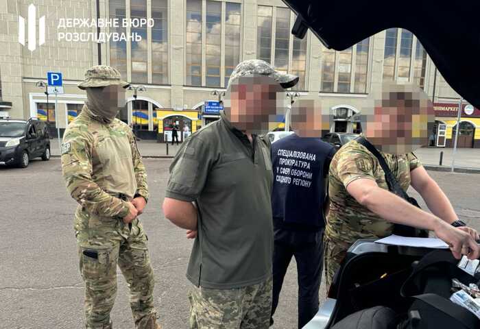 Правоохоронці заблоковали схему переправлення ухилянтів за кордон під виглядом волонтерів