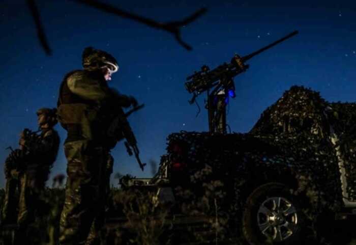 У Києві пролунали вибухи, по ворожих безпілотниках працює ППО