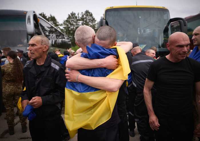 З російського полону повернулися ще 303 захисники
