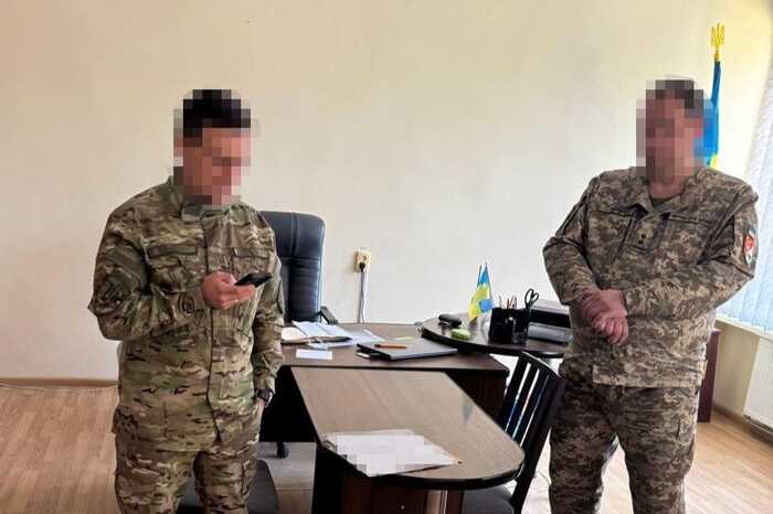 На Івано-Франківщині посадовця ТЦК викрили на фальсифікації даних про мобілізованих для підвищення показників