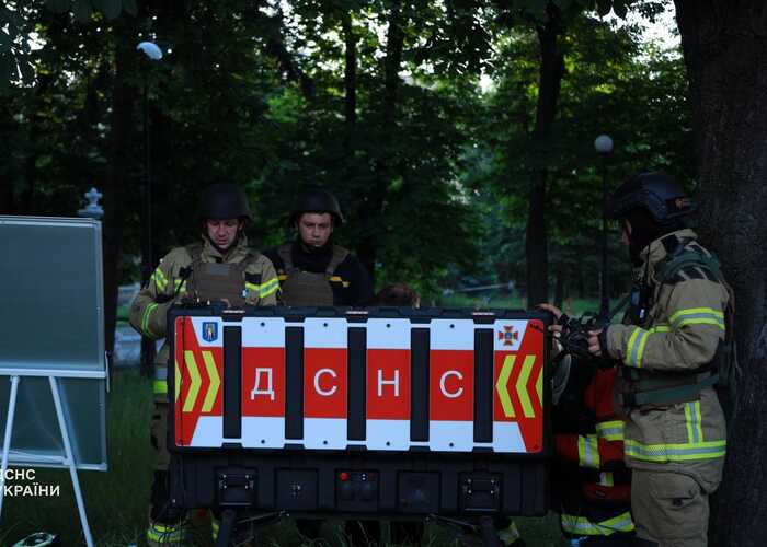 У Києві під час усунення наслідків російської атаки загинули троє рятувальників, ще дев’ятеро отримали поранення