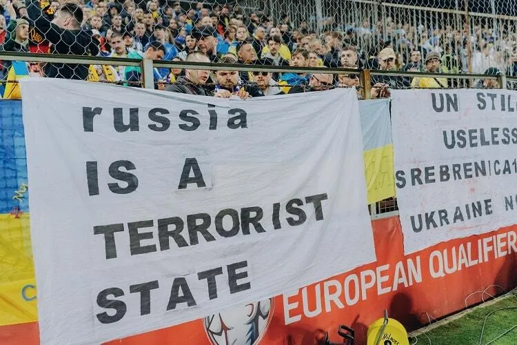 Вимагають поваги: росЗМІ обурилися відмовою 13-річного українського каратиста тиснути руку росіянину